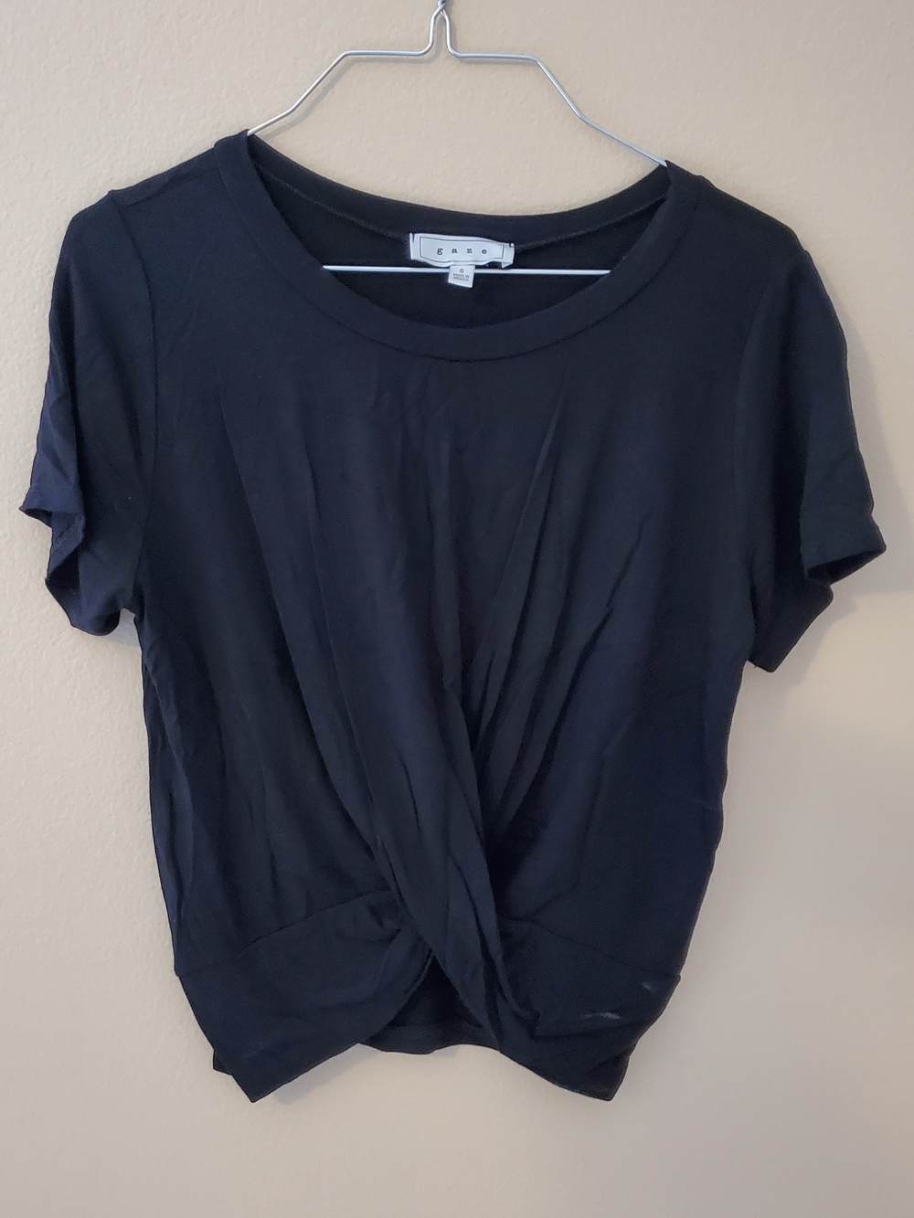 Gaze Black Twist-Knot Crop Top